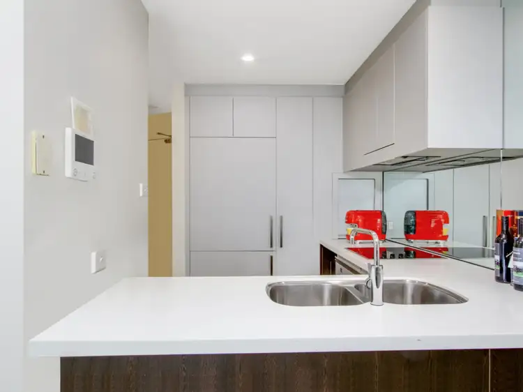 Fifth view of Homely apartment listing, 2/6 Oxley Street, Griffith ACT 2603