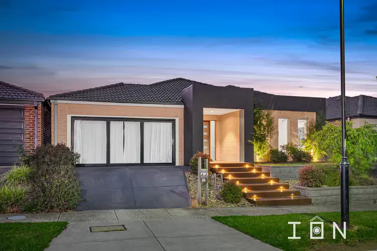 44 Abrus Circuit, Cranbourne North VIC 3977
