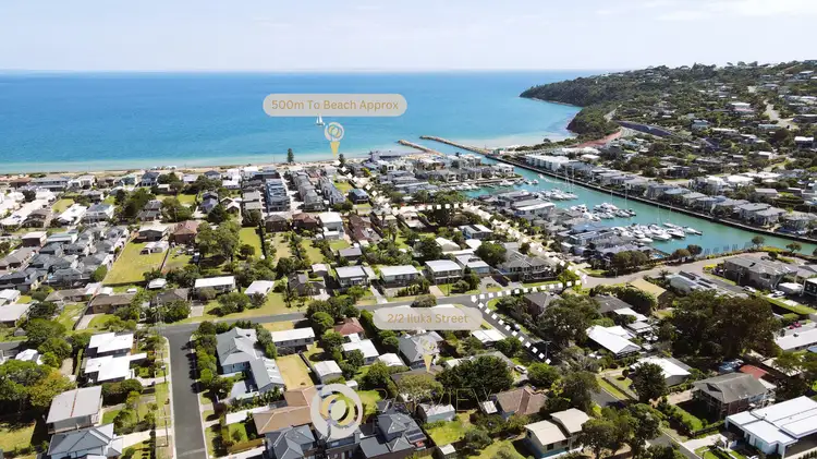 2/2 Iluka Street, Safety Beach VIC 3936