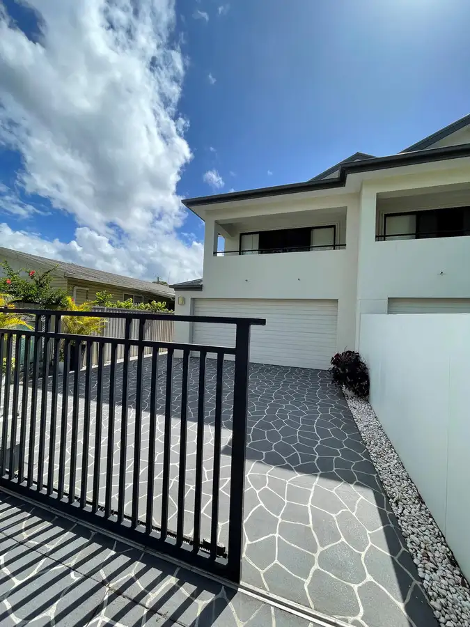 1/52 Billington Street, Labrador QLD 4215