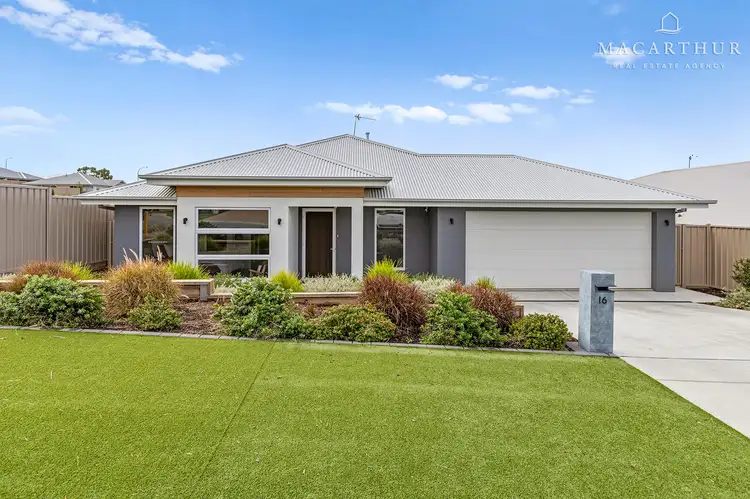 16 Hollows Crescent, Lloyd NSW 2650