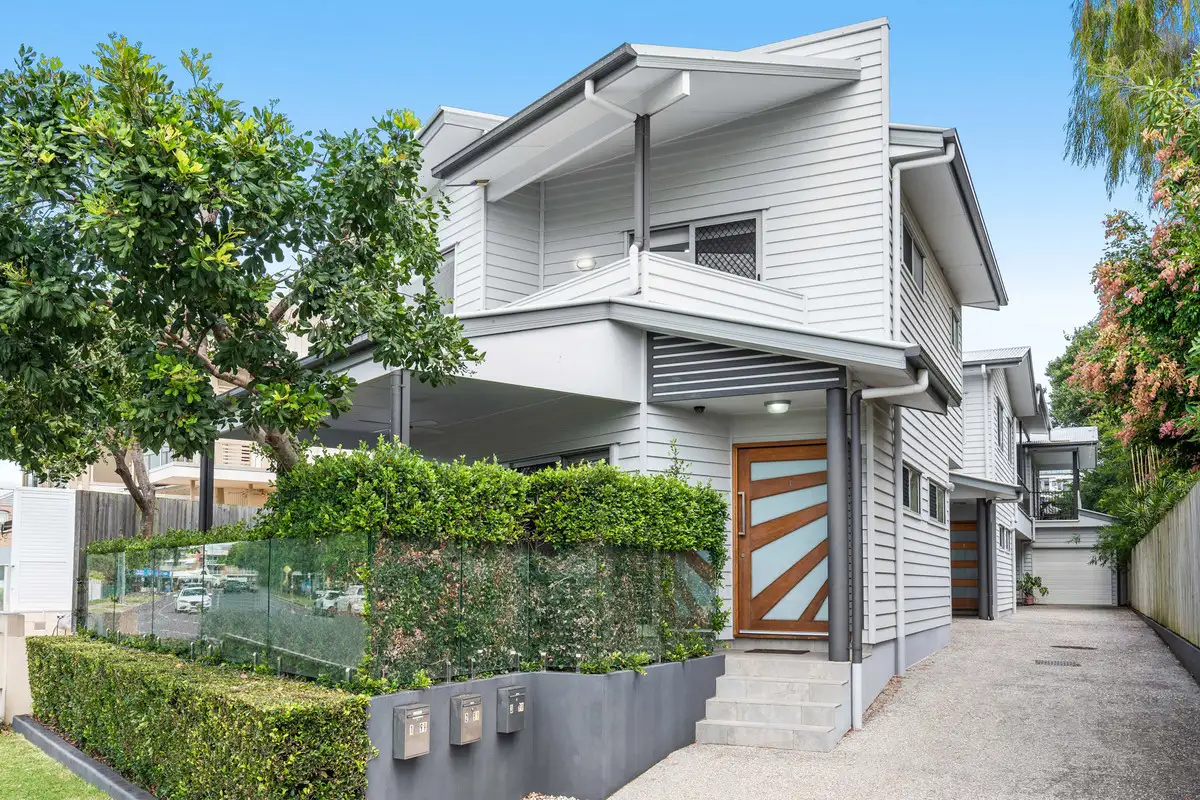 Main view of Homely townhouse listing, 1/99 Wynnum Esplanade, Wynnum QLD 4178