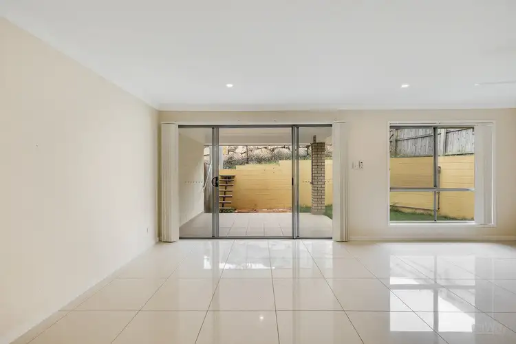 Fifth view of Homely unit listing, 2/30a Alpine Court, Cranley QLD 4350