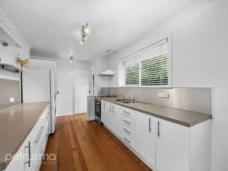 Fifth view of Homely house listing, 9 Henley Street, Lindisfarne TAS 7015
