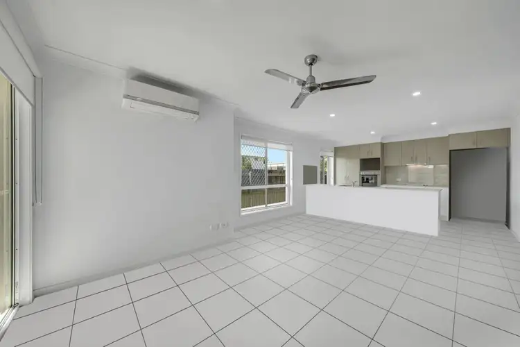 Second view of Homely house listing, 1/27 Fitzroy Avenue, Clinton QLD 4680