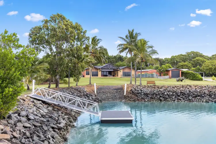 27 Pelican Avenue, Booral QLD 4655