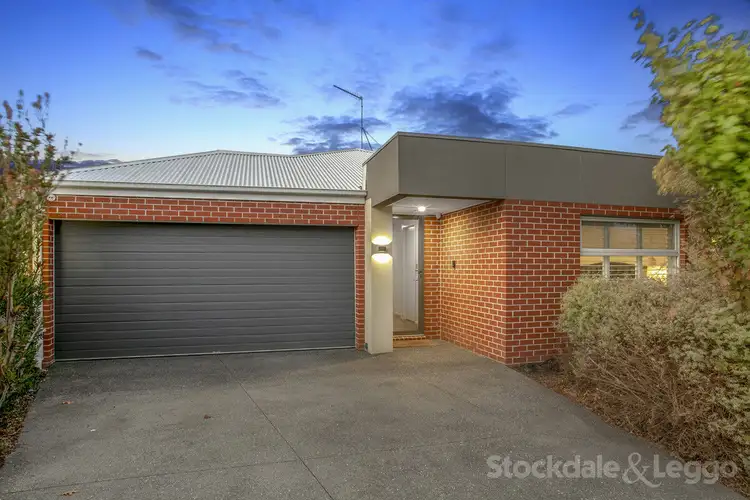 25 Skylark Boulevard, Clyde North VIC 3978