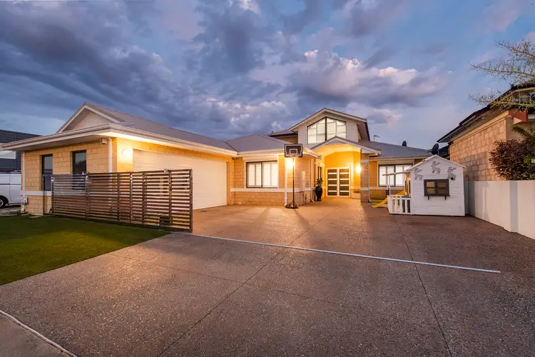 13 Nyari Court, Halls Head WA 6210