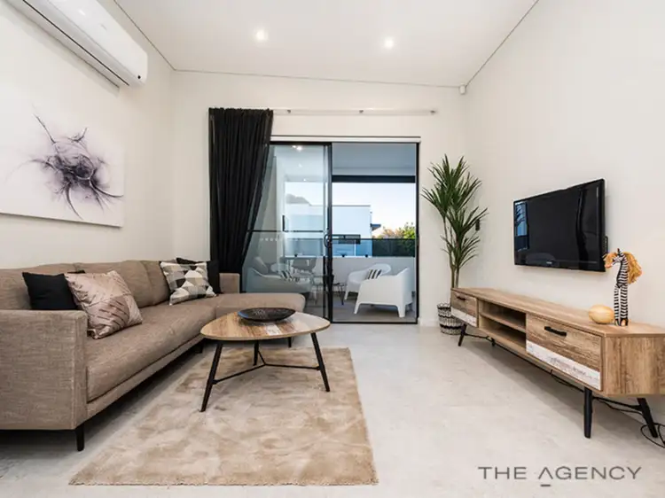 4/3 Bootie Place, Hillarys WA 6025