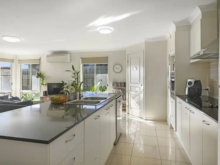 8 Coverack Street, Kleinton QLD 4352