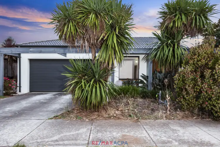 173 Tenterfield Drive