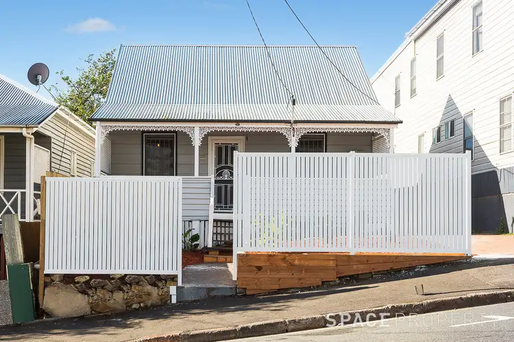 77 Kennigo Street, Spring Hill QLD 4000