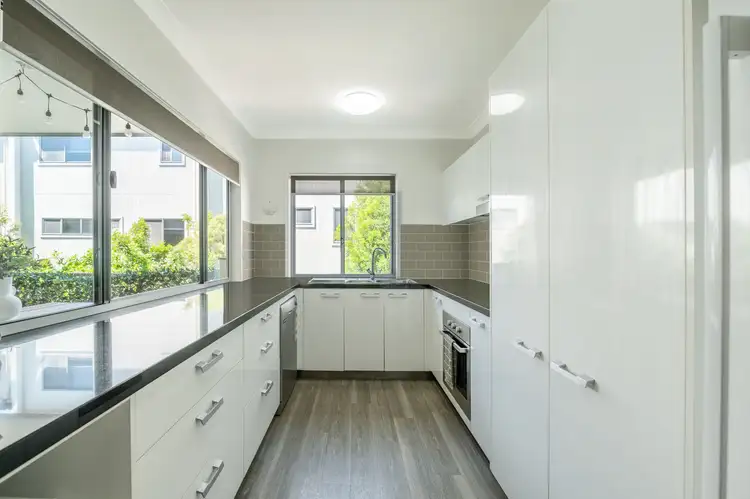Main view of Homely unit listing, 15/7 View Street, West Gladstone QLD 4680