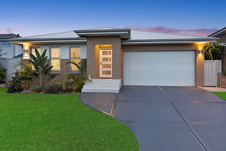 7 Peckham Place, Green Point NSW 2251
