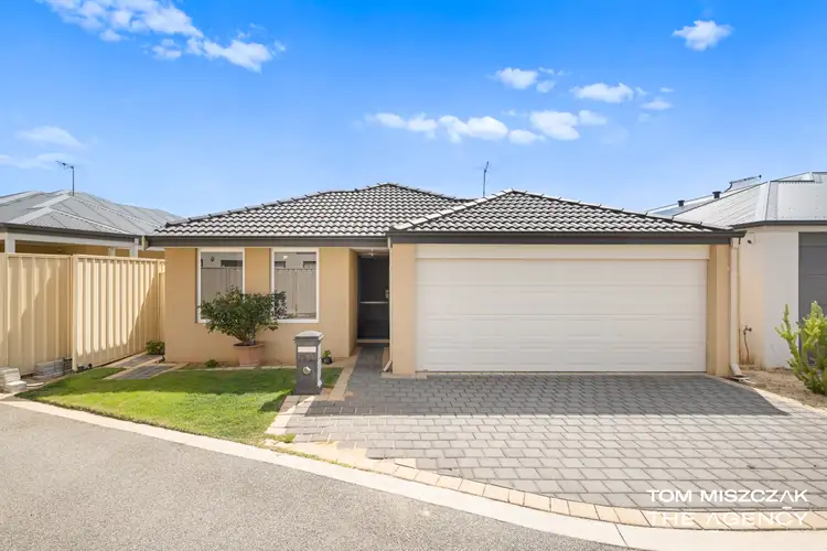 Main view of Homely house listing, 2/31 Pinker Crescent, Maida Vale WA 6057