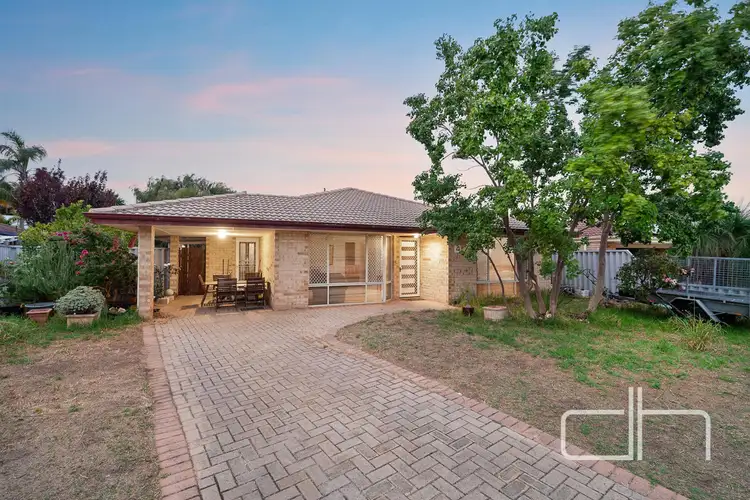 4 Whitegum Court, Marangaroo WA 6064