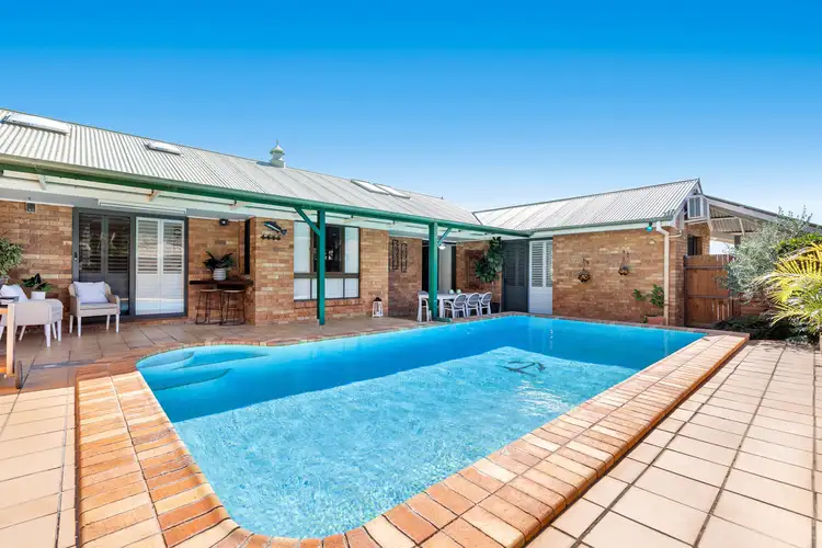 90 Dorsal Drive, Birkdale QLD 4159