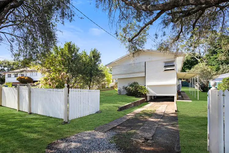 18 Kenbarry Street, Brighton QLD 4017