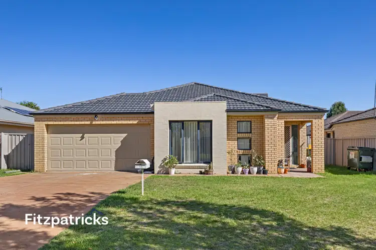 15 Allunga Street, Glenfield Park NSW 2650
