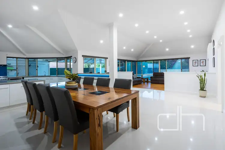 17 Woodbury Mews, Landsdale WA 6065