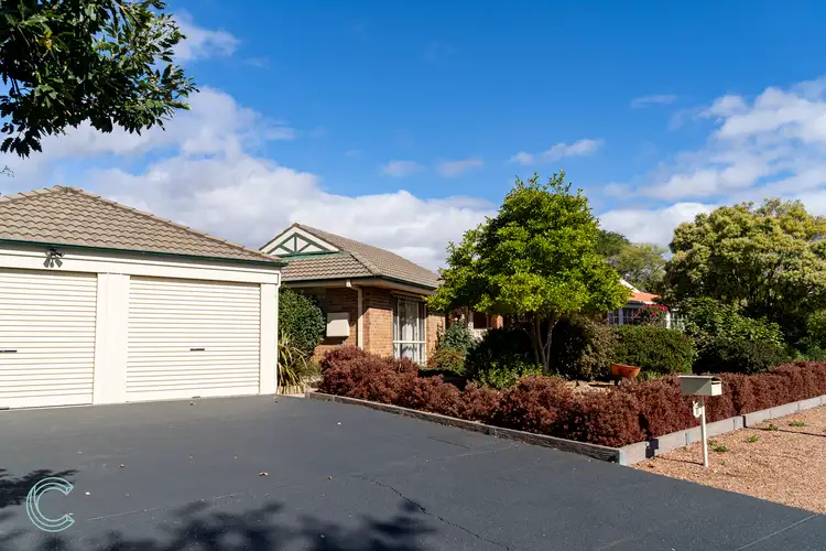 11 Thomas Hales Place, Gordon ACT 2906
