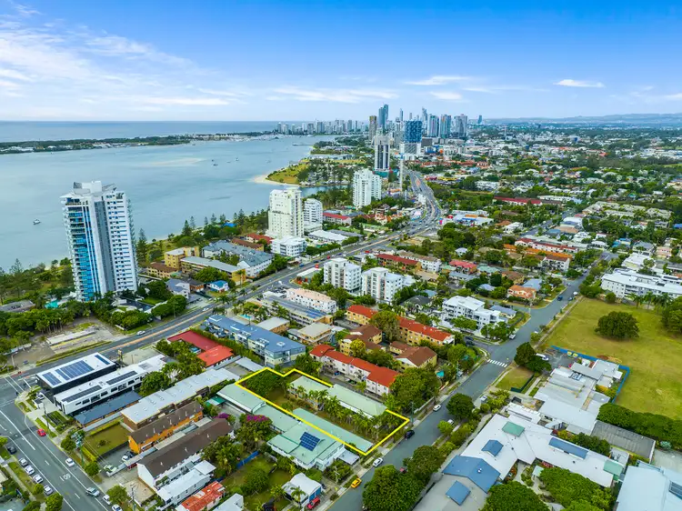 33 Ahern Street, Labrador QLD 4215