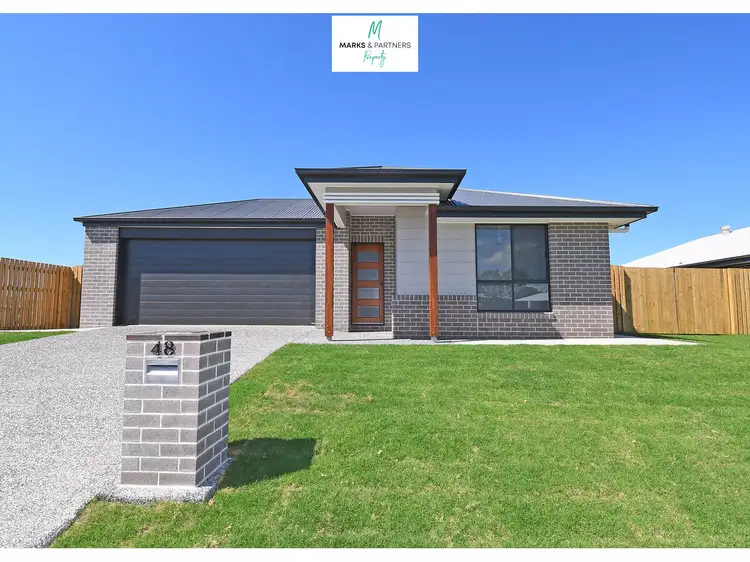 14 Lucinda Way, Eli Waters QLD 4655