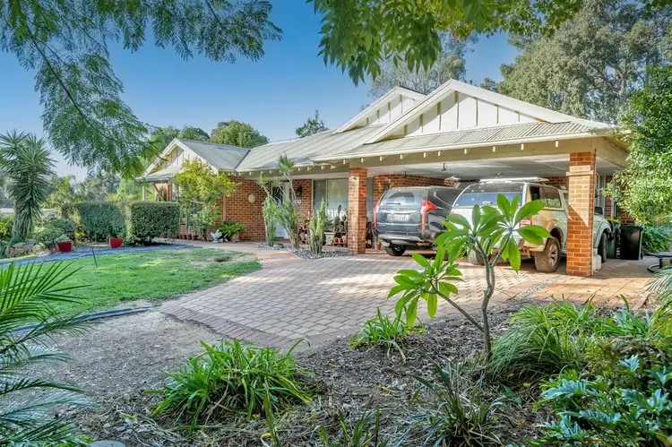 4 Laslett Circle