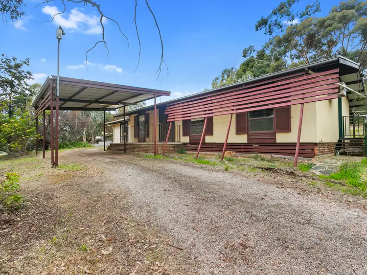 110 White Hut Road, Clare SA 5453