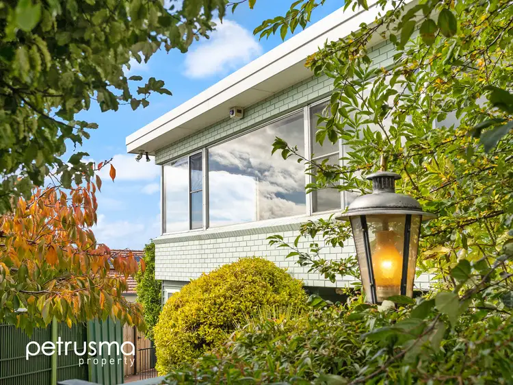 12 Sonning Crescent, Sandy Bay TAS 7005