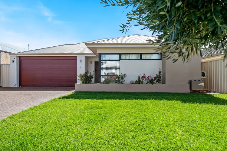 4 Fin Place, Bennett Springs WA 6063