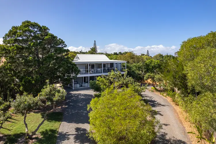 8 Intrepid Place, Sunrise Beach QLD 4567