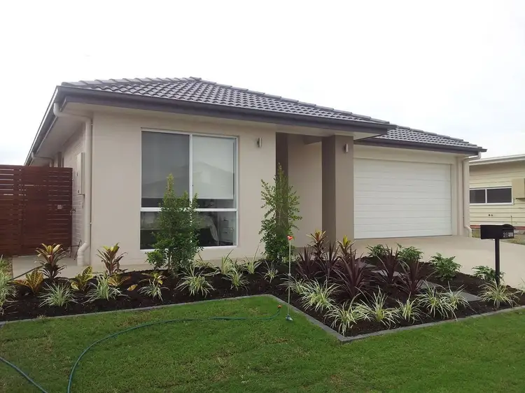 28 Haslewood Crescent