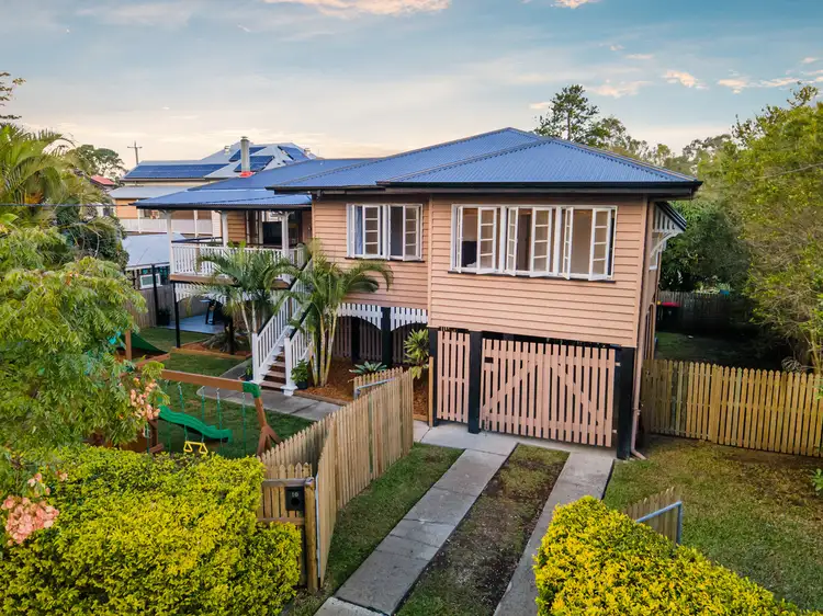 10 Cook Street, Oxley QLD 4075