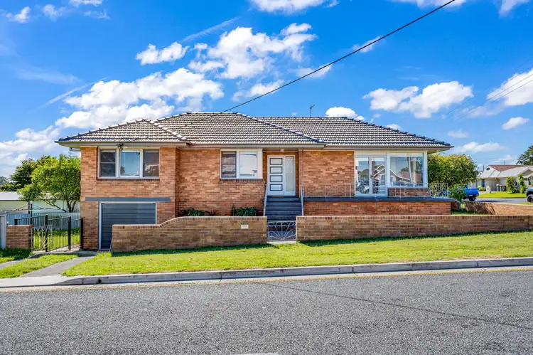 4 Fourth Avenue, Rutherford NSW 2320