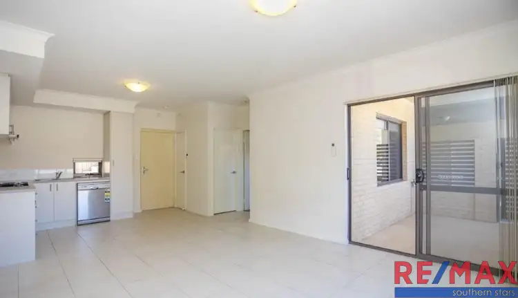 Second view of Homely block of units listing, 6/312 Railway Parade, East Cannington WA 6107