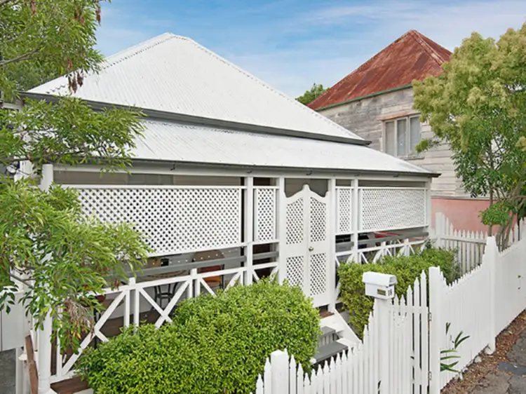 18 Hipwood Street, Spring Hill QLD 4000