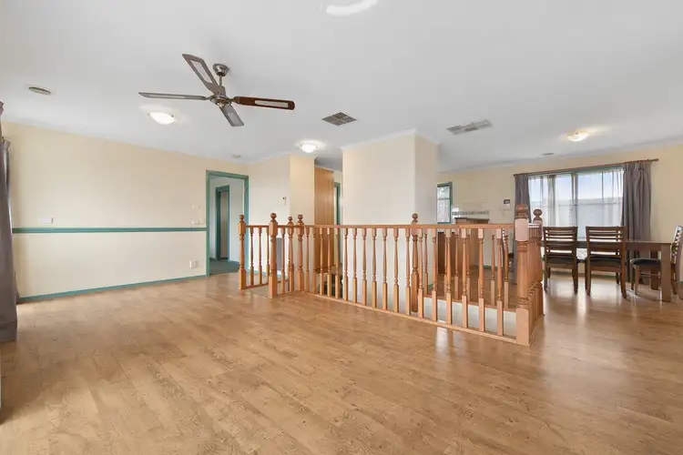 Fifth view of Homely house listing, 1 Windsor Grange Court, Skye VIC 3977