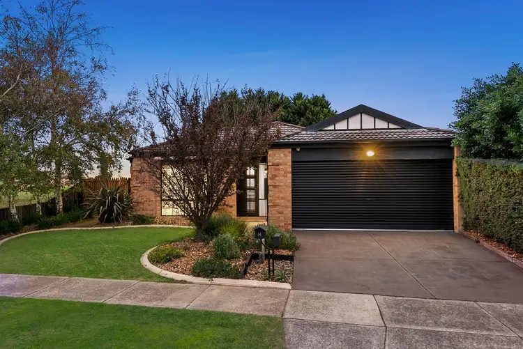Second view of Homely house listing, 14 Glynelea Crescent, Skye VIC 3977