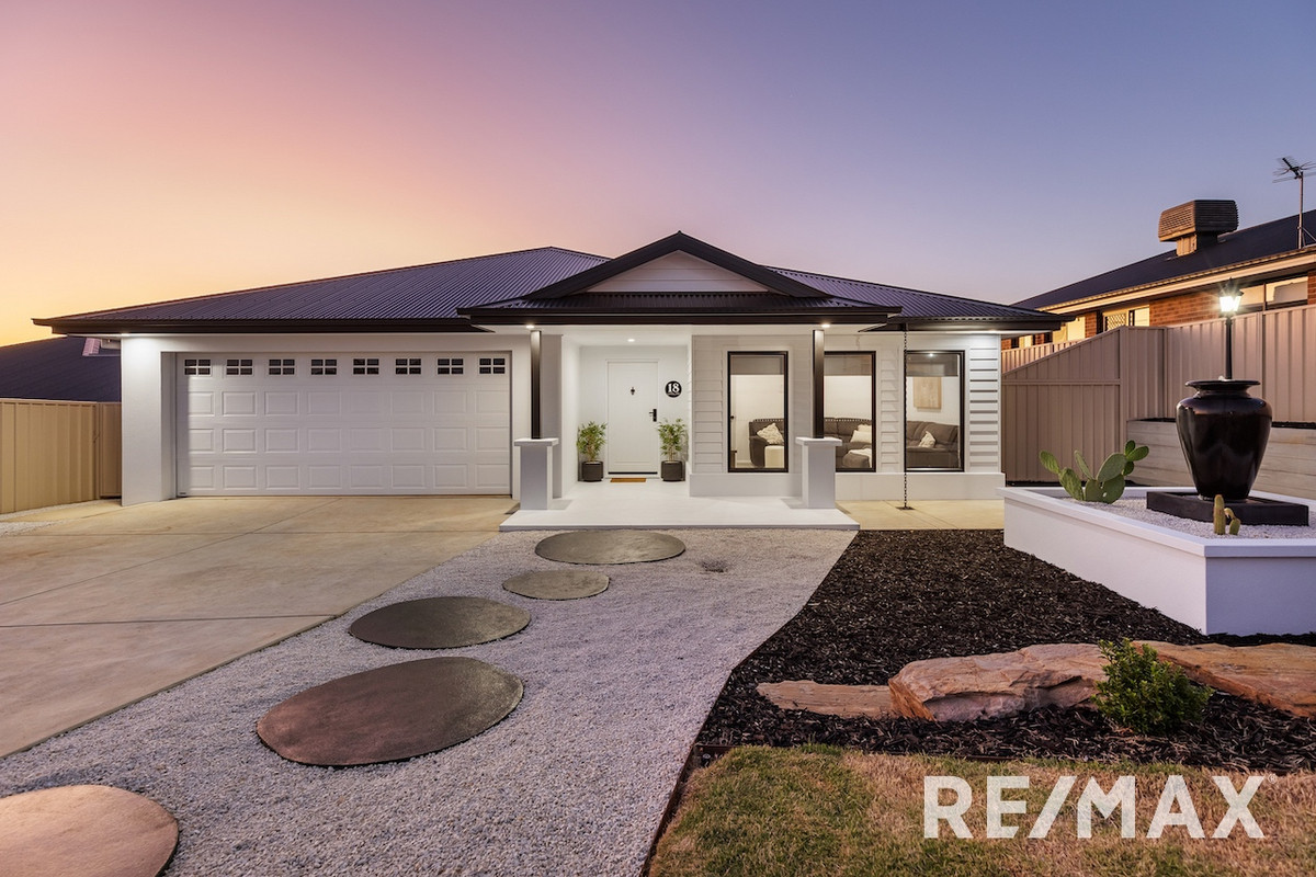 18 Winter Avenue, Gobbagombalin NSW 2650