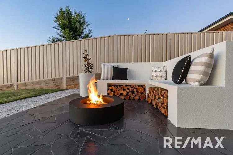 Second view of Homely house listing, 18 Winter Avenue, Gobbagombalin NSW 2650