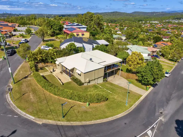 1 Bonin Close, Pacific Pines QLD 4211