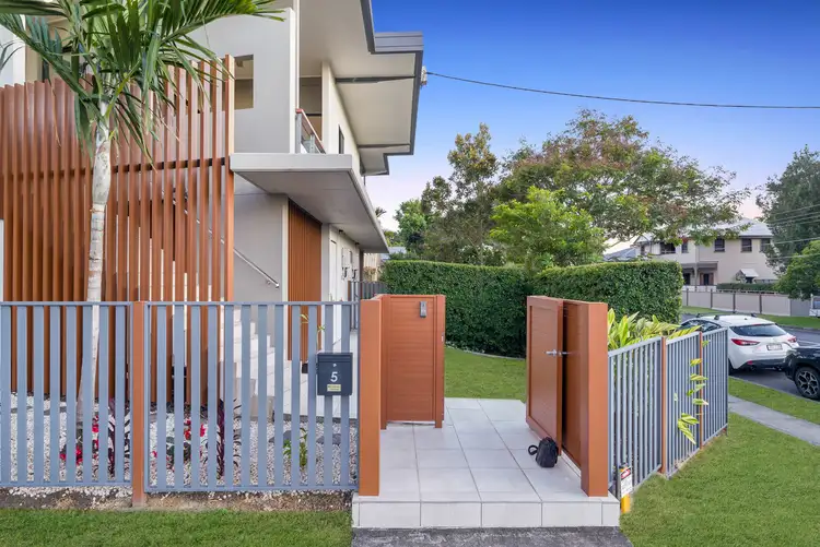 Main view of Homely apartment listing, 5/6 Sixth Avenue, Sandgate QLD 4017