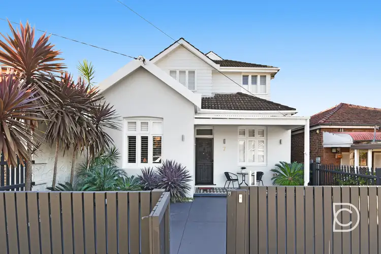 7 Moreton Street