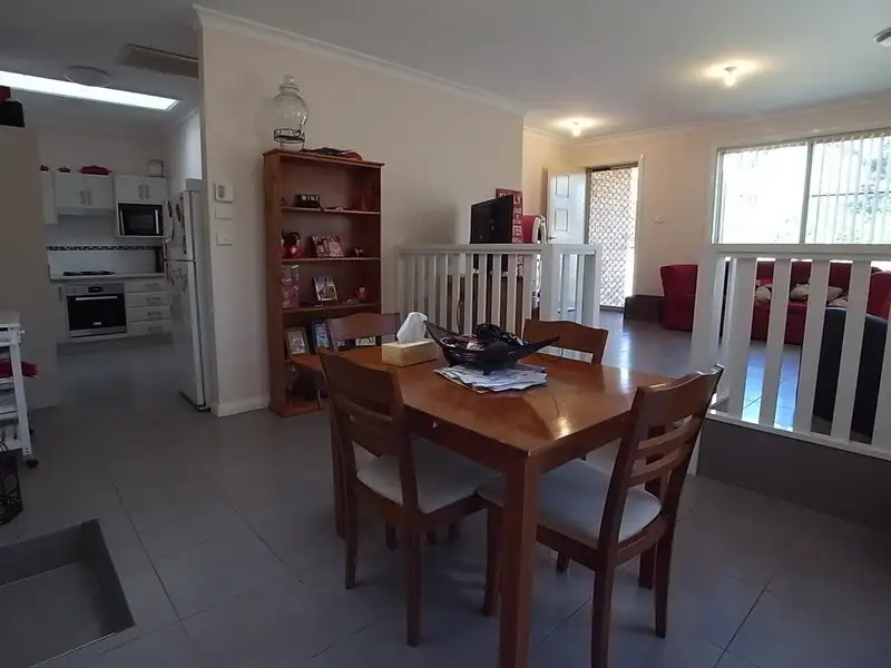 Main view of Homely semi-detached listing, 2/5 Alexander Close, Aberdeen NSW 2336