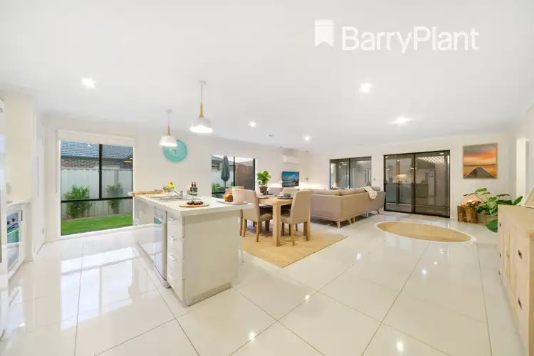 Fifth view of Homely house listing, 21 Edenbrook Circuit, Pakenham VIC 3810