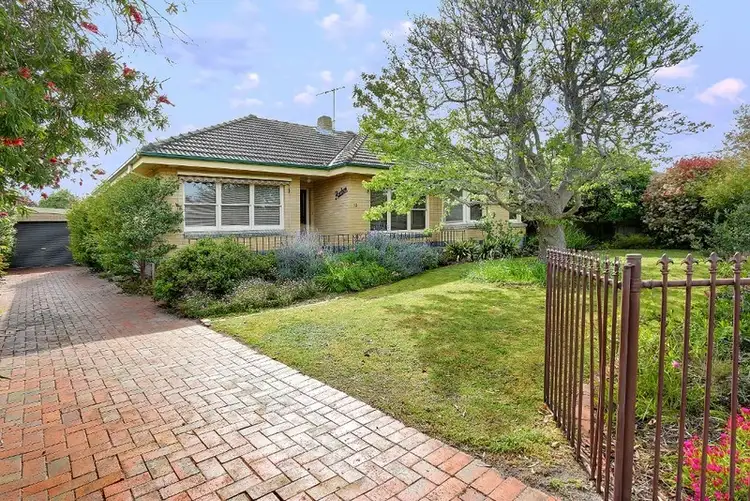 13 Neptune Street, Mornington VIC 3931