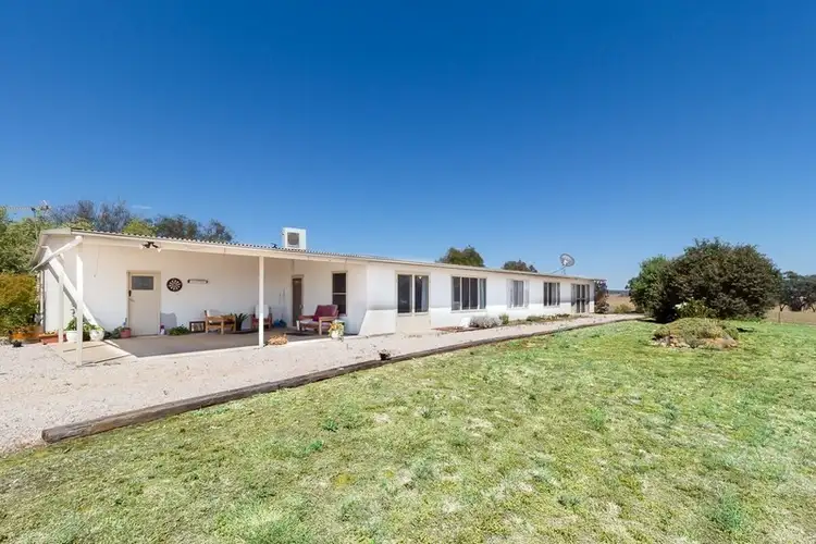 90 Stapletons Road, Molong NSW 2866