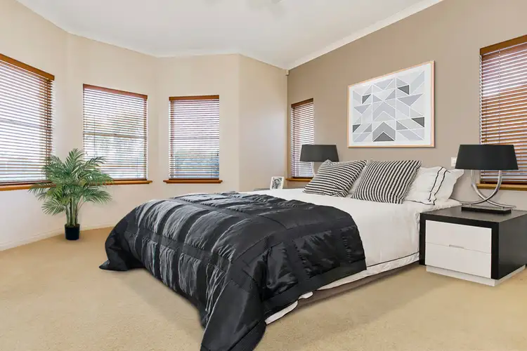 8 Lookout Circle, Ellenbrook WA 6069
