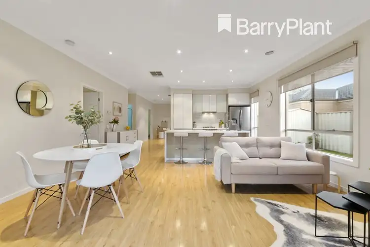2 Fable Grove, Pakenham VIC 3810